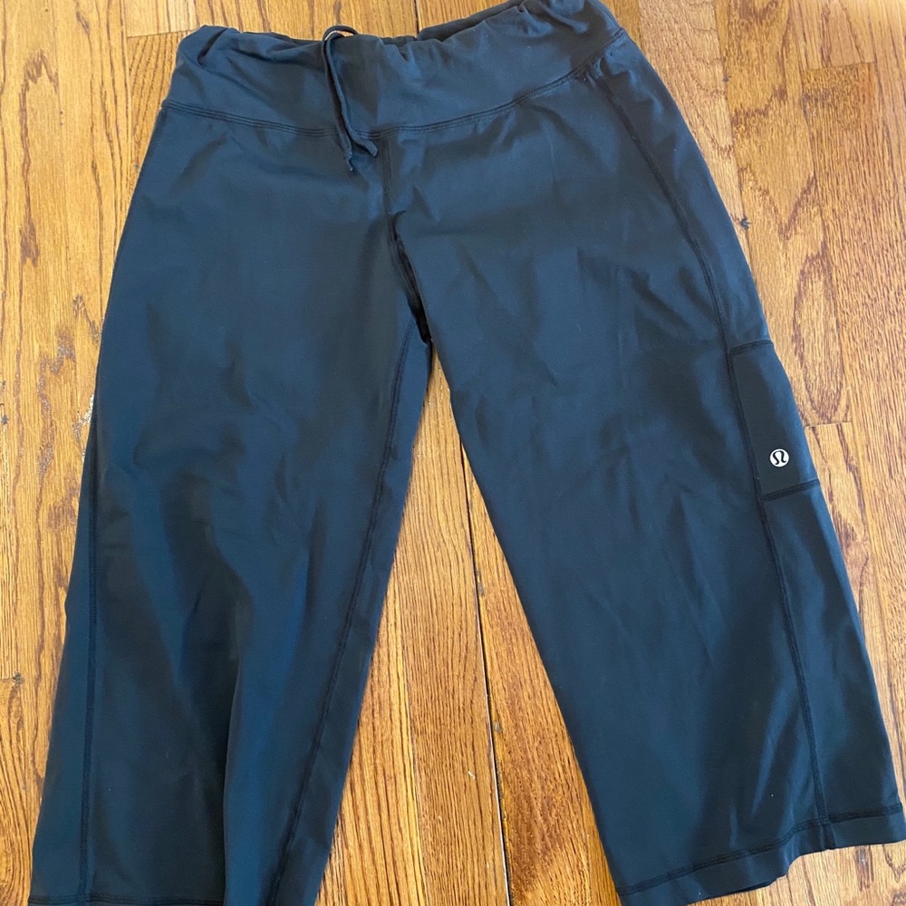 Lululemon Womens Crops Pants Size 6